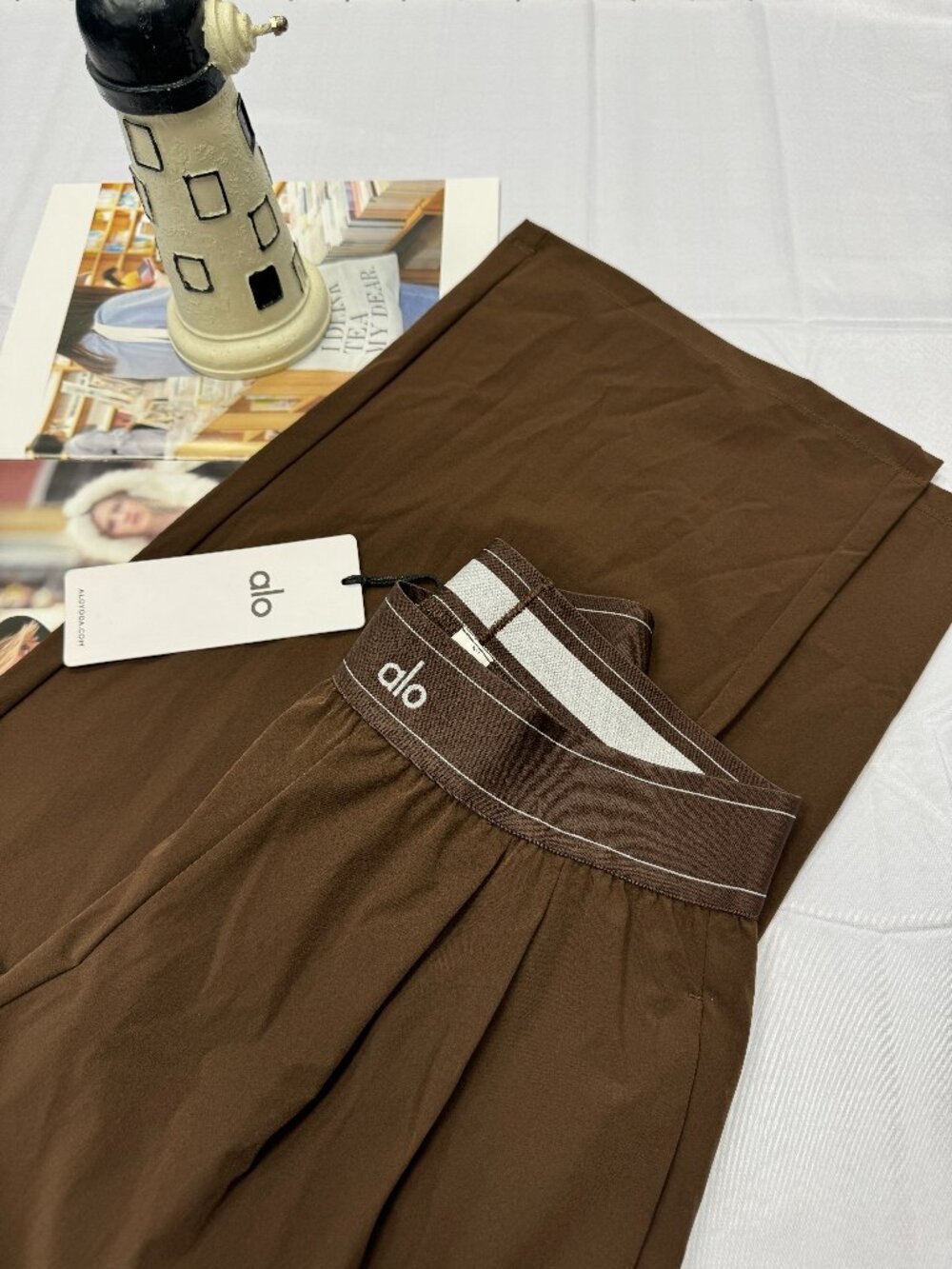 Regular🔹 ALO Yoga  Women's Classic Espresso Straight Leg Suit Up Trousers (NWT) - Picture 3 of 8